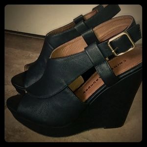 CHINESE LAUNDRY Platform Wedge